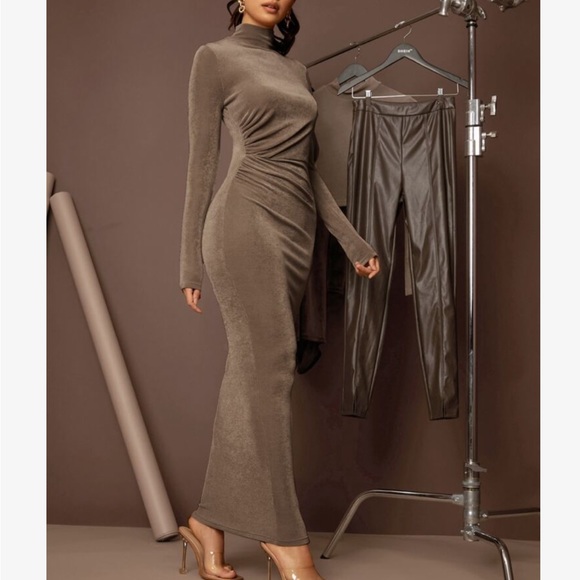 Sexy Ruched High Neck Long Sleeve Solid Fitted Bodycon Dress - Picture 2 of 11